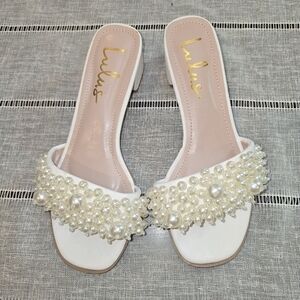 Lulus Bellea Beige Embellished Pearl Flat Thong Sandals Women's Size 5.5